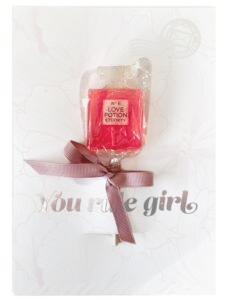 Lolli Letter You Rule Girl A5 kort med parfumeslikkepind
